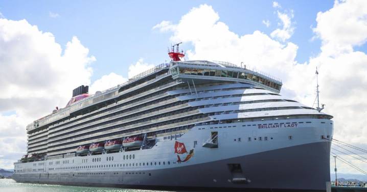 Brilliant Lady atraca por primera vez en San Juan