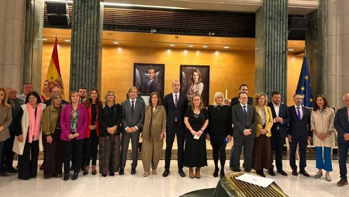 La exposición 'Desde diferentes miradas' de la Asociación Tolerancia 0 al Bullying llega al Congreso de los Diputados