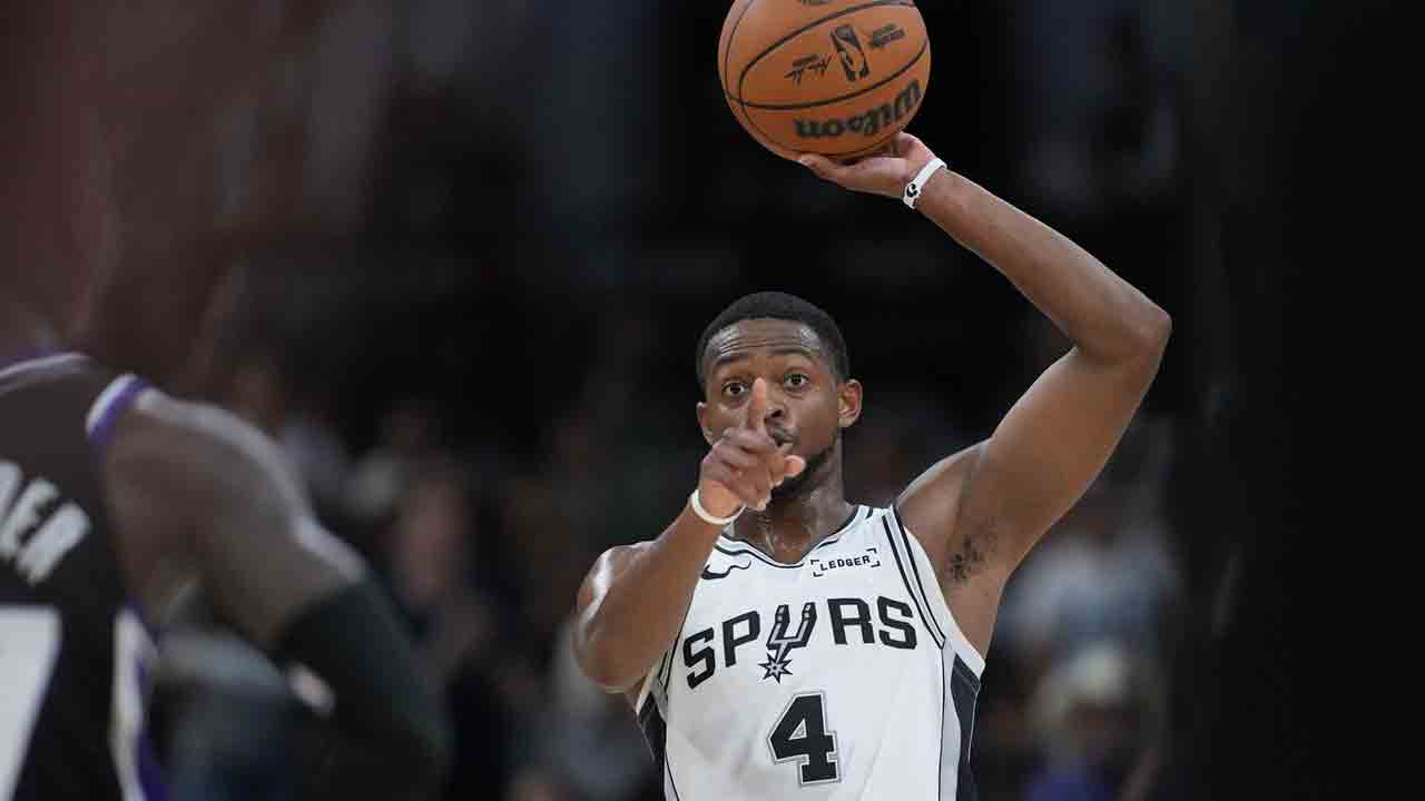 Fox’s season-high 28 points leads Spurs past Kings without Wembanyama