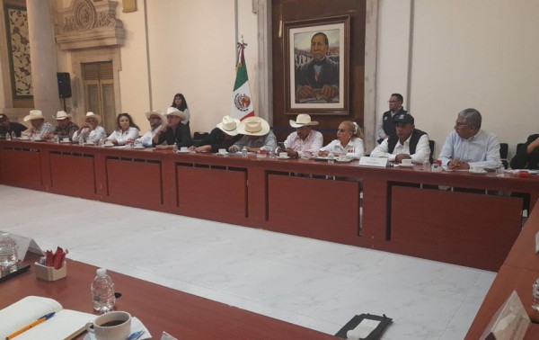 Productores y transportistas se reúnen con sub secretario de Gobernación Federal