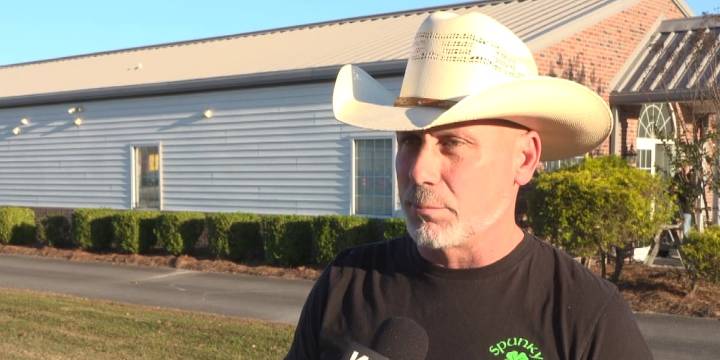 Craven County residents speak out as manhunt continues