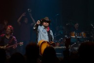 Country music star who died and was brought back saw Toby Keith on the other side