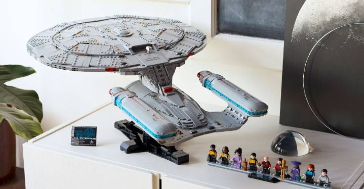 Lego’s first Star Trek set is a $400 Enterprise with Data, Picard, and Worf minifigures