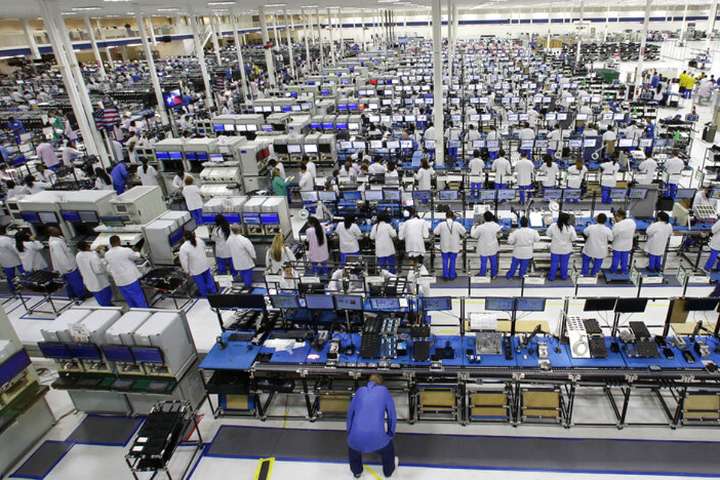 Trump se retrata y reconoce que EE.UU. requiere de mano de obra extranjera en ciertas áreas