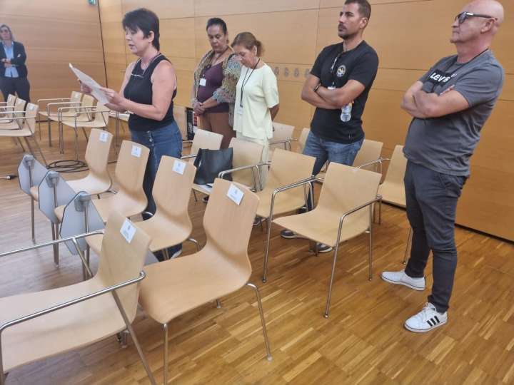 Los trabajadores del IASS paran el pleno del Cabildo de Tenerife para denunciar sus carencias