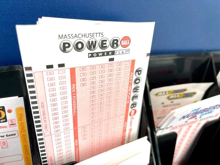 Powerball jackpot soars to $629M ahead of Saturday drawing