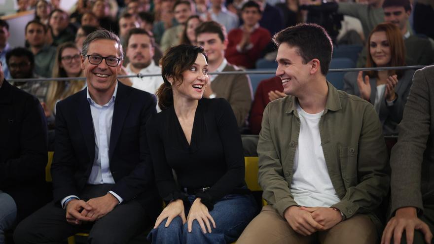 Ayuso acusa a Sánchez de llevar a España al "guerracivilismo" con unas consecuencias que "tardarán tiempo en arreglarse"