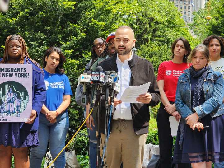 Coalición de Inmigración celebra decisión que ordena restablecer audiencias de fianza