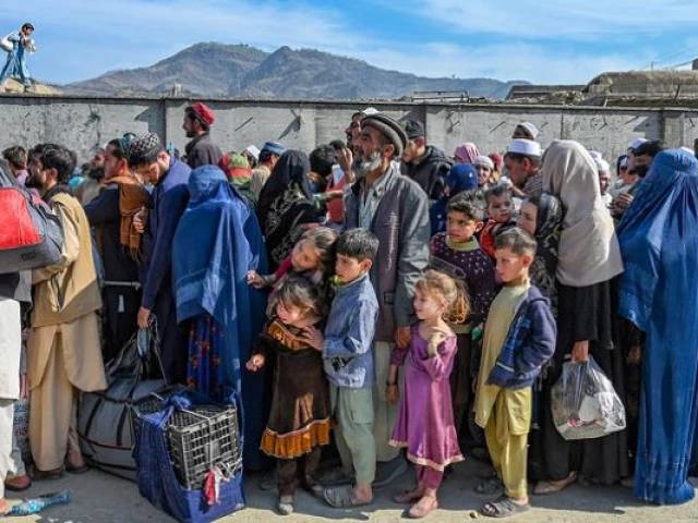 Torkham border partially reopens after 21-day closure for Afghan deportations