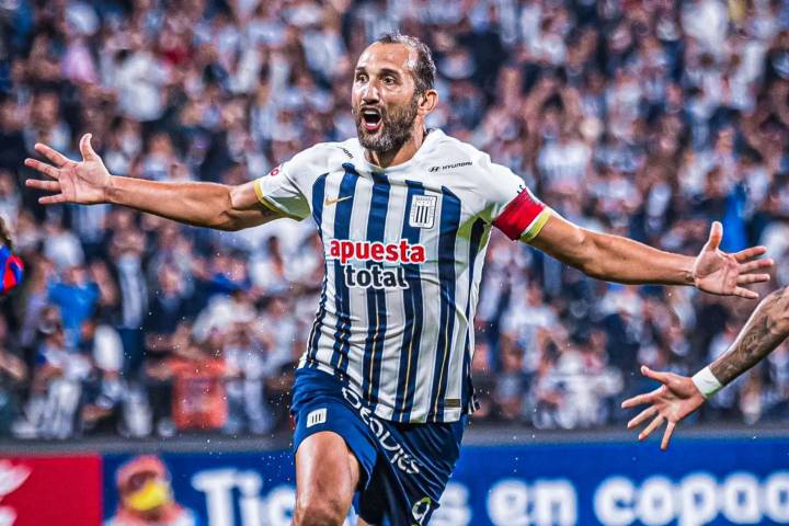 Franco Navarro respondió sobre la decisión de no renovarle contrato a Hernán Barcos