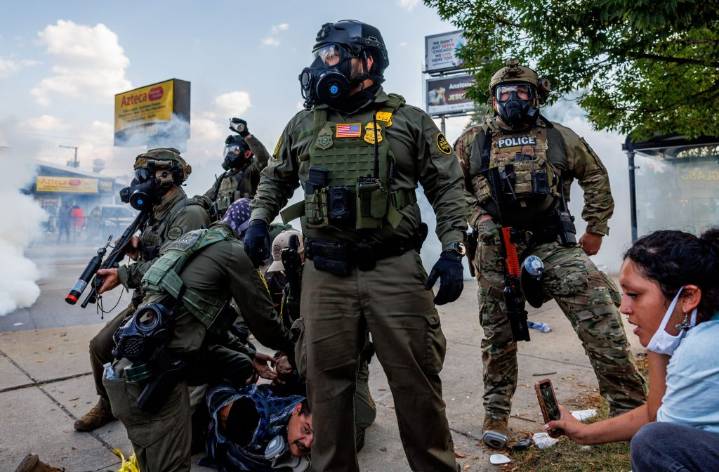 Chicago judge to issue injunction limiting use of force by ICE