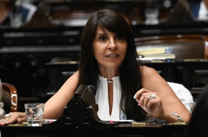Postergan la jura de Lorena Villaverde: su diploma irá a comisión por impugnación