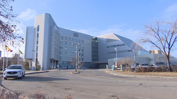 40 new beds open at Saskatoon City Hospital as province faces ongoing staffing pressures