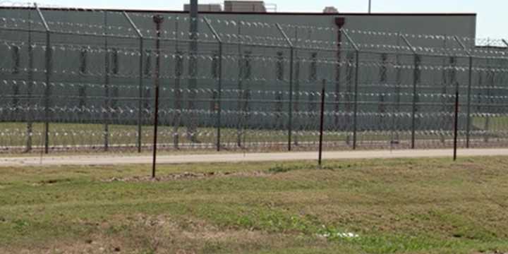 Private prison operator profited despite the government shutdown