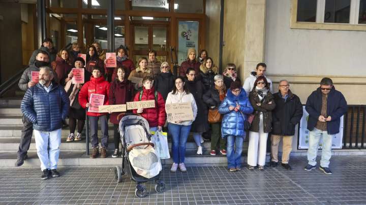 Las familias de la Escuela Infantil San Lorenzo se movilizan por la falta de personal del centro