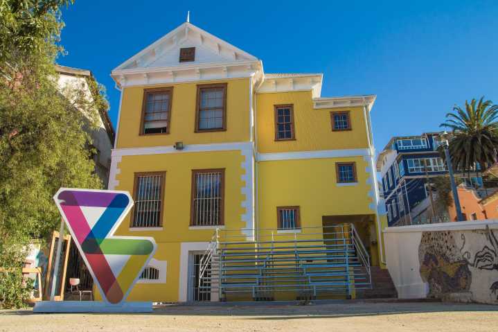 Valparaíso vibra con el arte joven en el Festival Volar 2025