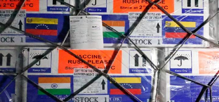 Arribó al país cargamento con 135 mil nuevas vacunas provenientes de la India