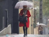 Lydia Lozano, al lado de su marido, Charly, durante su ingreso hospitalario