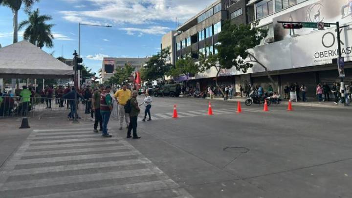 Arranca el desfile del 20 de Noviembre en Culiacán bajo resguardo de más de 10 mil efectivos