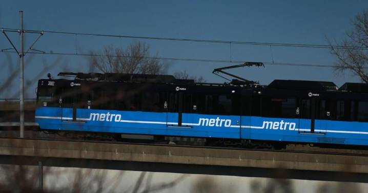St. Louis official calls for vote on MetroLink money