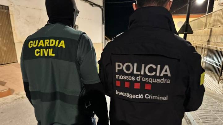 Cinco detenidos por vender a una menor y obligarla a que contrajera matrimonio: pidieron a cambio botellas de whisky y 5.000 euros