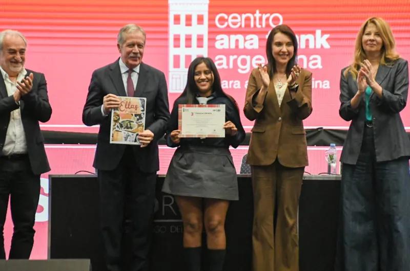 El Jefe de Gabinete participó de la entrega de premios del 3° Concurso de Escritura "De Ana Frank a Nuestros Días"