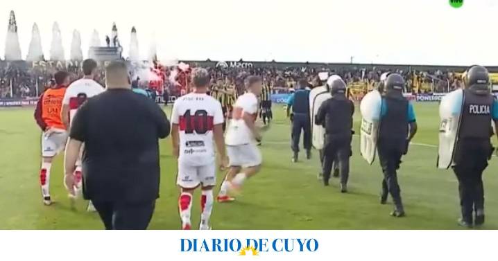 [VIDEO] Incidentes en el final de Deportivo Madryn vs Morón: trompadas, patadas e insultos entre los jugadores