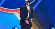 El mensaje que Bad Bunny dedicó a los niños al recibir su Latin Grammy