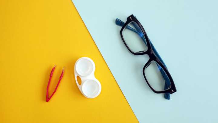 Ayuda para comprar gafas y lentillas a menores de 16 años: cómo pedirla y requisitos necesarios