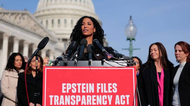 House votes overwhelmingly to pass bill to force release of Epstein files