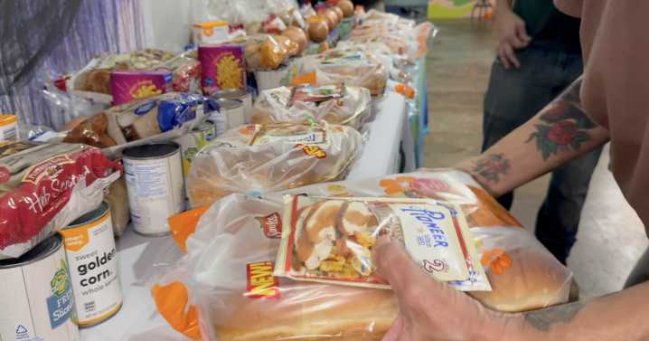 South Tucson food drive seeks final donations for Thanksgiving meals