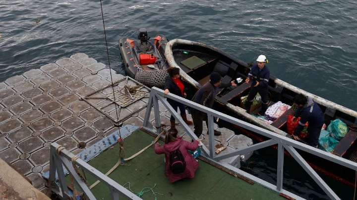 Trabajador sufrió amputación de su pie tras accidente laboral a bordo de lancha en centro de cultivo de salmones en Chiloé