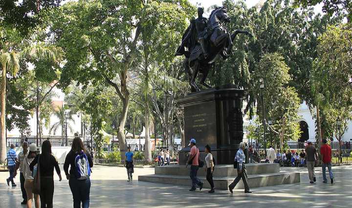 Tal día como hoy fue inaugurada la Estatua Ecuestre de Simón Bolívar en Plaza Mayor de Caracas