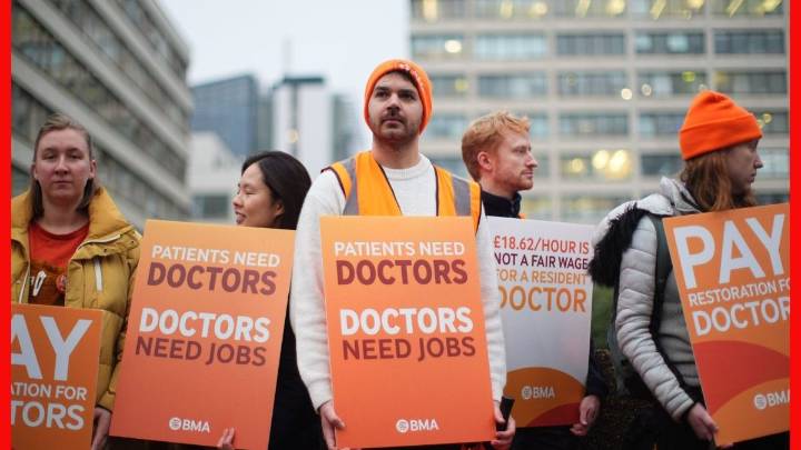 I'm a resident doctor on strike - this is what will fix the NHS