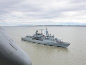 Ruidos en la Armada por el destructor que no se quedó en el Caribe con la flota "antinarco" estadounidense