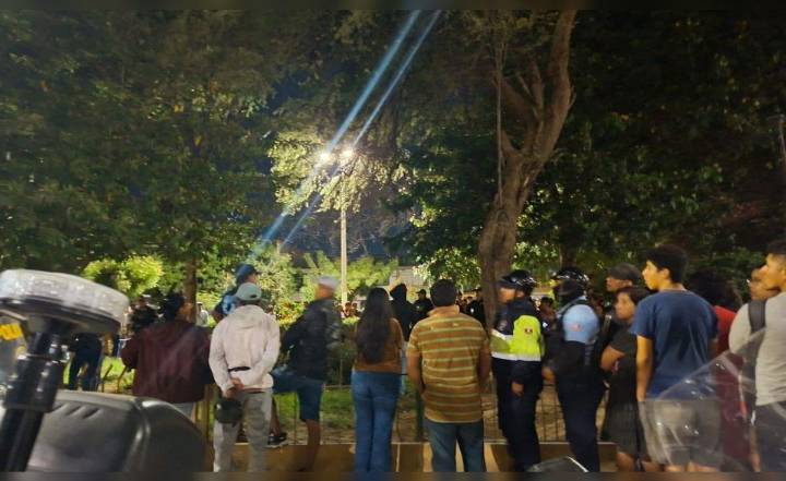 Asesinan a adolescente de 16 años: fue atacado a balazos junto con sus amigos en un parque de Piura