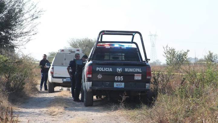 Dejan cadáver a un costado de la carretera León