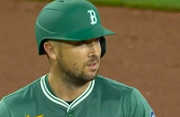 Reports: Bregman opts out of contract with Red Sox