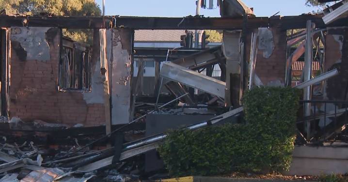 Savanas fire: Police investigate cause of blaze that destroyed restaurant in Sydney's west