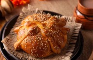 Pan de Muerto con Ajonjolí