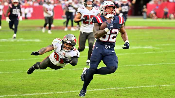 TreVeyon Henderson Just Achieved Feat Not Seen By Patriots Since 2007