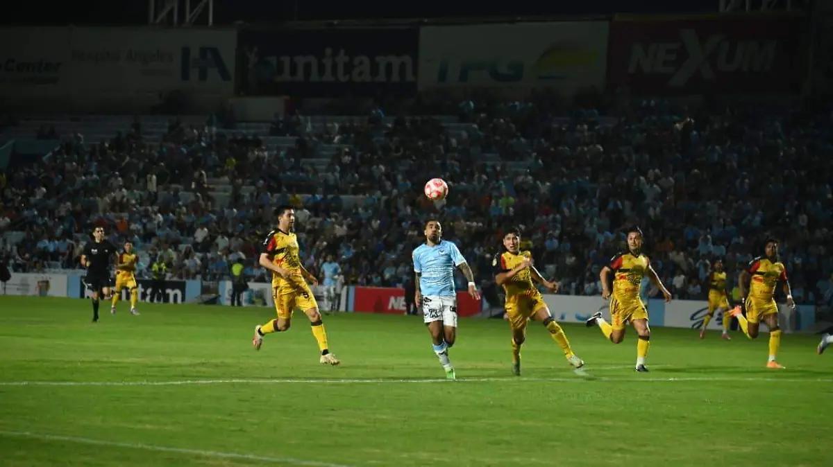 La Jaiba Brava avanzó a semifinales tras eliminar a Leones Negros por 4
