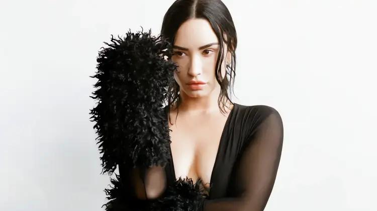 Demi Lovato logra su primer número uno en Billboard Top Dance Albums con 'It’s Not That Deep'