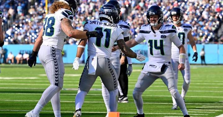 Sam Darnold throws for 244 yards 2 TDs as Seahawks beat the Titans 30