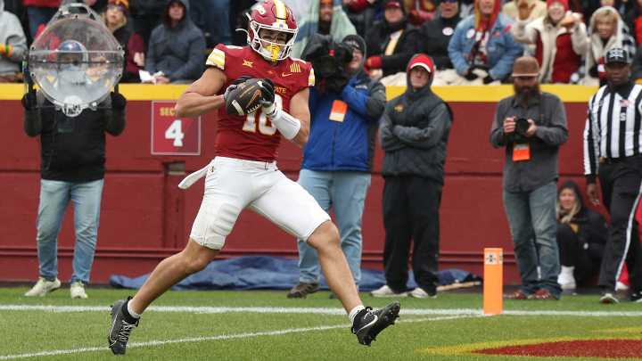 Iowa State football TE Ben Brahmer scores TD after being hospitalized