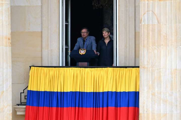 Petro denuncia que su esposa no puede volver a Colombia tras las sanciones de EEUU