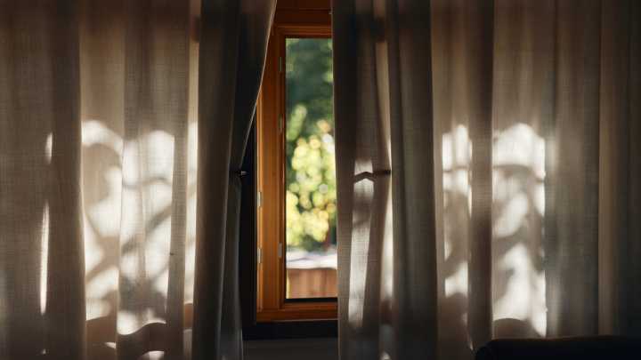 Repurpose An Old Pair Of Curtains For A Beautiful Dining Room Mainstay