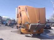 Chocan auto y tráiler en Villa de Tezontepec