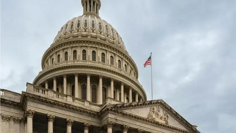 El Senado de EE.UU. aprueba un acuerdo que allana el camino para reabrir el Gobierno