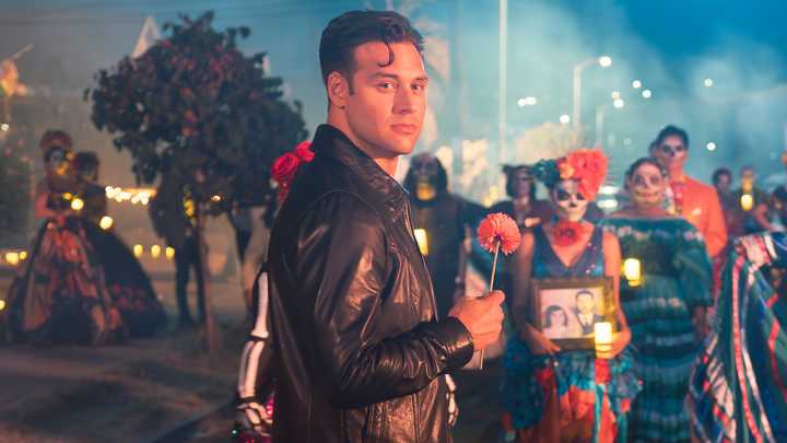 9-1-1 Blindsides Eddie With Another Tragic Twist — Plus, Is Bobby Really Haunting Buck?